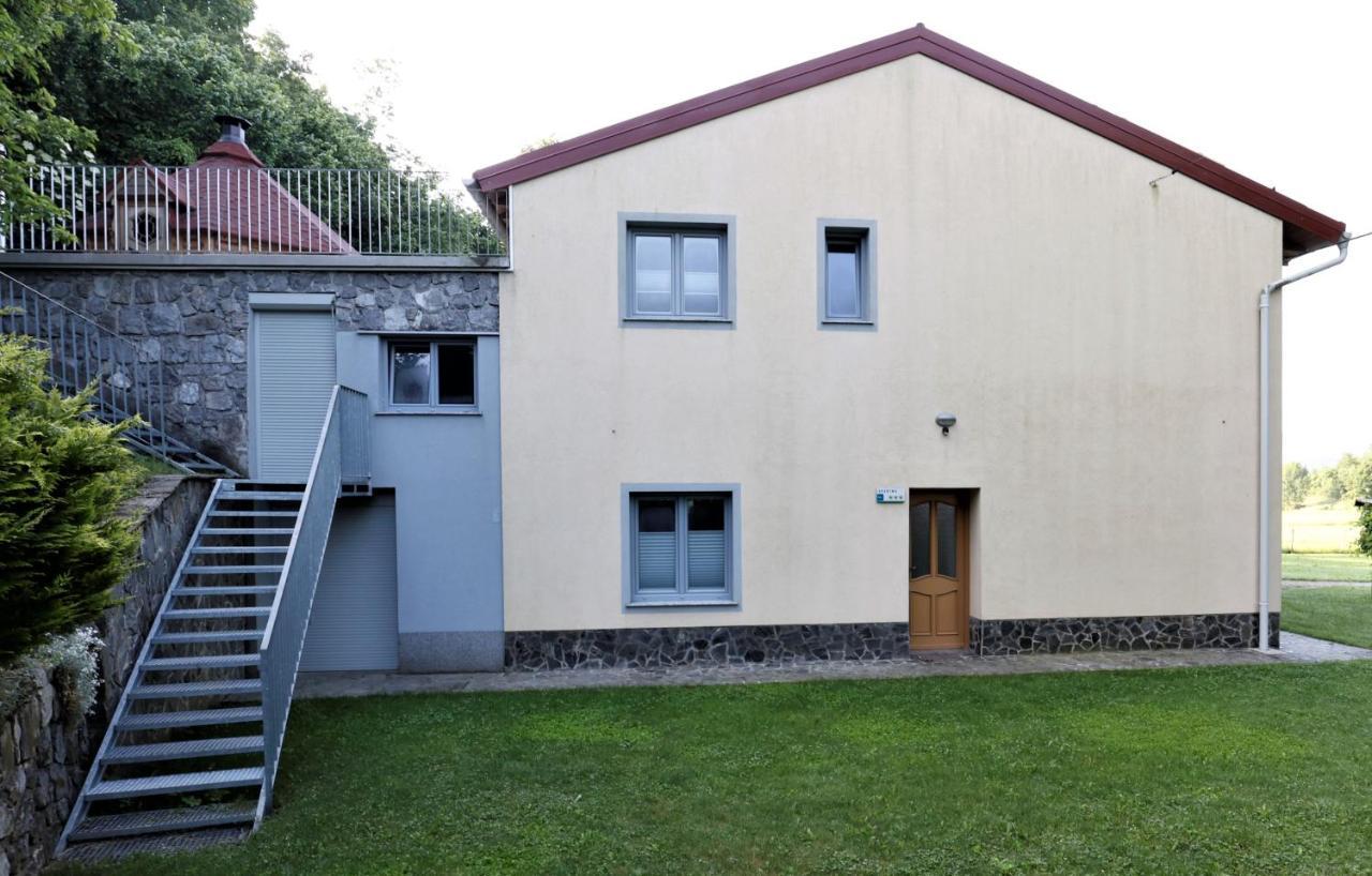 Guesthouse Idila Pod Nanosom Senozece Eksteriør bilde