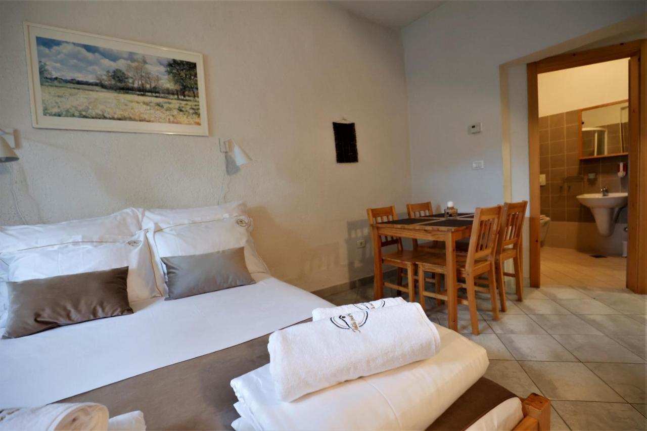 Guesthouse Idila Pod Nanosom Senozece Eksteriør bilde