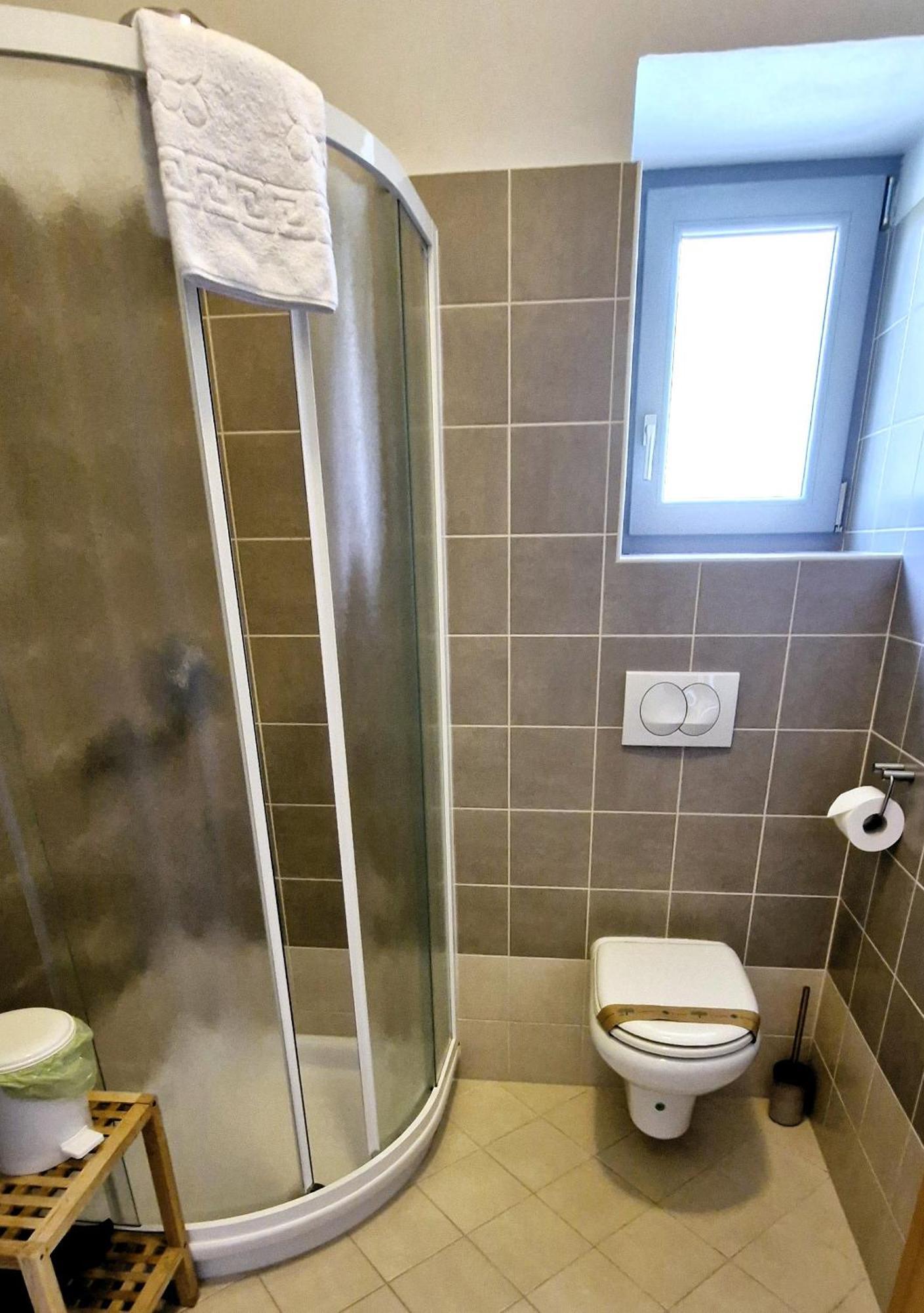 Guesthouse Idila Pod Nanosom Senozece Eksteriør bilde