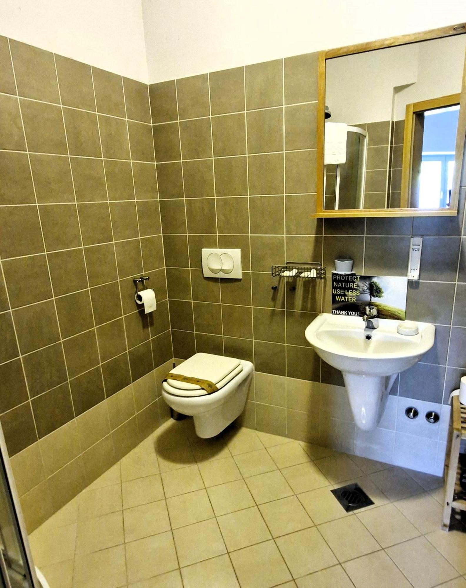 Guesthouse Idila Pod Nanosom Senozece Eksteriør bilde